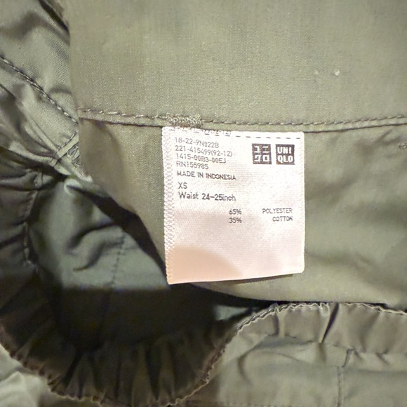 Uniqlo Olive Green Casual Shorts - Picture 4 of 4
